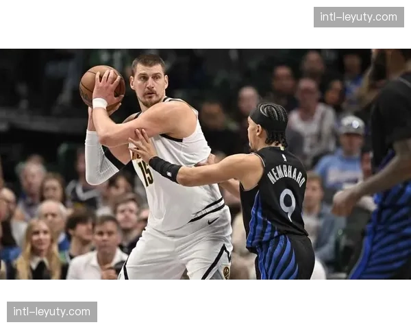 森林狼祭出四中锋轮换策略，戈贝尔领衔围剿约基奇内线